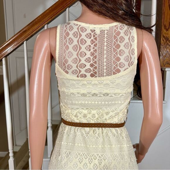 Cream lace belted country dress - Picture 12 of 15